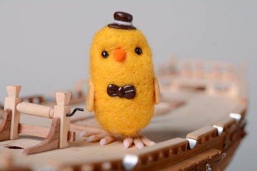 Felted wool miniature soft toy Chicken - MADEheart.com