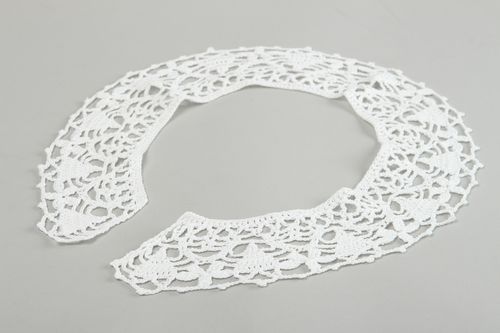 Col blanc Accessoire fait main tricoté au crochet Cadeau femme ajouré design - MADEheart.com