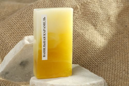 Savon artisanal aromatisé de caramel en vanille - MADEheart.com