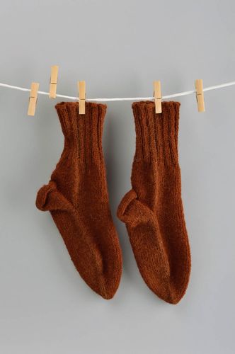 Chaussettes en laine femme faites main marron chaudes Vêtements hiver femme - MADEheart.com