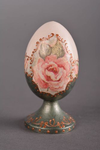 Uovo decorativo pasquale fatto a mano in legno decorazioni pasquali per casa - MADEheart.com