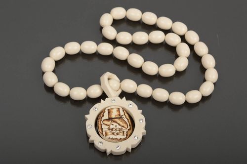 Chapelet fait main Bijou religieux blanc accessoire pour homme Cadeau original - MADEheart.com