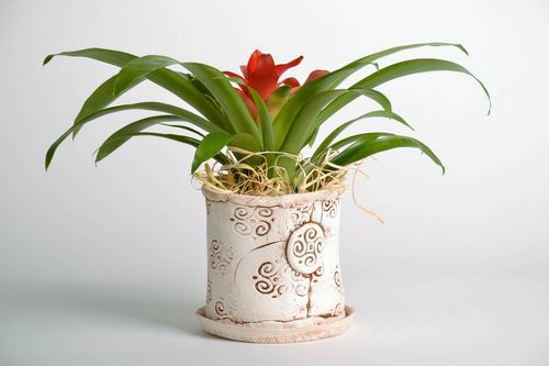 Flower pot with stand Snowflake - MADEheart.com
