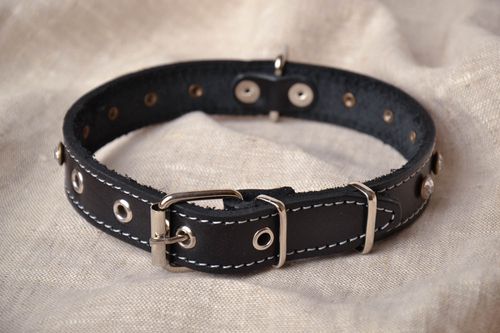 Collier pour chien noir en cuir fait main de taille moyenne - MADEheart.com
