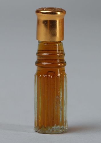 Perfume with oriental fragrance - MADEheart.com
