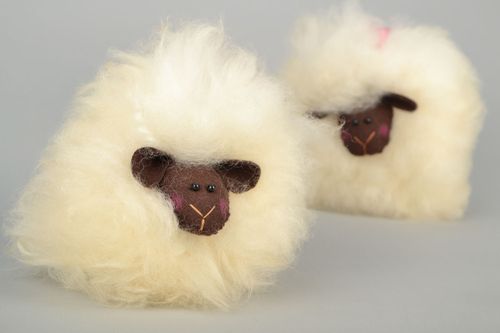 Juguete artesanal de lana natural - MADEheart.com