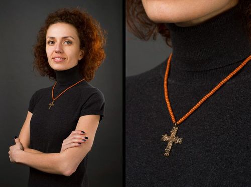 Metal crucifix with ceramic beads - MADEheart.com