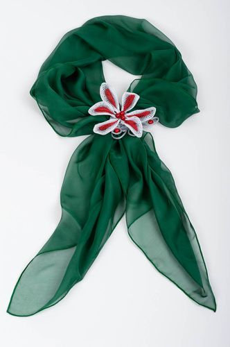 Écharpe verte Écharpe faite main en mousseline de soie avec lis Cadeau femme - MADEheart.com