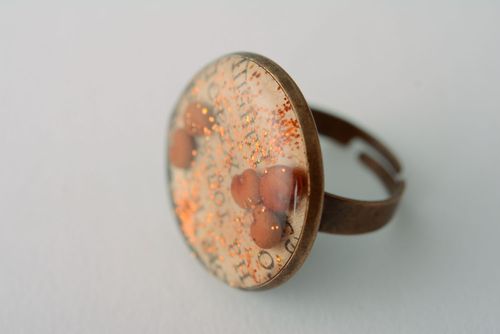 Anello da donna fatto a mano anello di metallo bello di resina epossidica - MADEheart.com