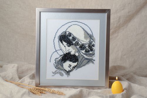 Icono bordado con abalorios de Nuestra Señora - MADEheart.com