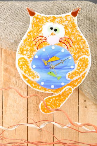 Funny handmade fused glass wall clock in the shape of fat cat for childs room - MADEheart.com
