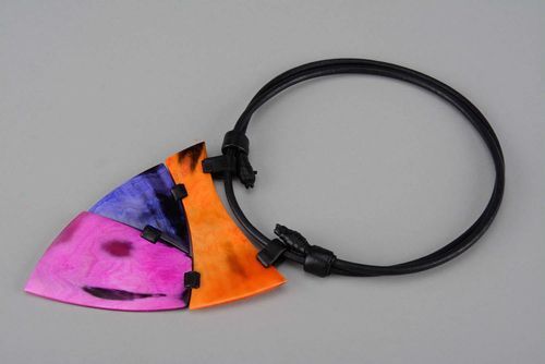 Necklace made of cow horn and genuine leather - MADEheart.com