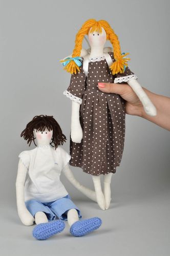 Bambola in stoffa fatta a mano pupazzo di pezza per interni giocattolo ecologico - MADEheart.com