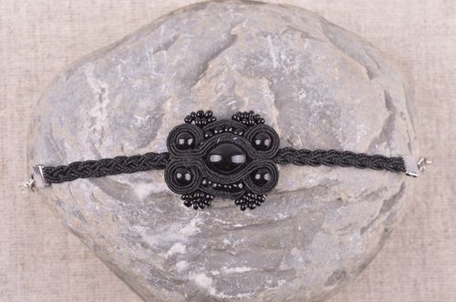 Bracelet textile Bijou fait main noir soutache broderie Accessoire femme - MADEheart.com