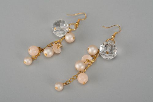 Aretes largos con perlas artificiales - MADEheart.com