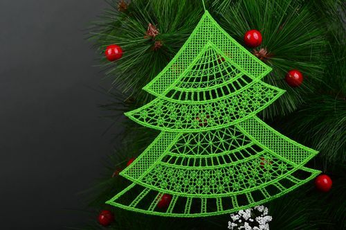 Deko für Weihnachten grüner Tannenbaum Schmuck handmade Deko Anhänger ajour - MADEheart.com