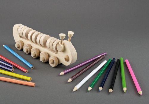 Bruco giocattolo di legno per bambini semilavorato di legno da decorare - MADEheart.com