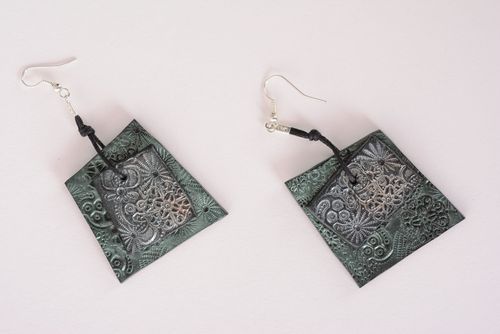 Brincos artesanais feitos de cerâmica plástica - MADEheart.com