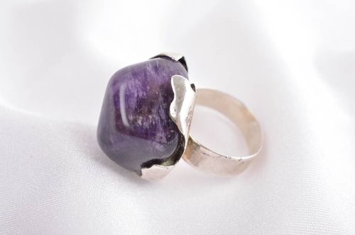 Modeschmuck Ring handgeschaffen Ring am Finger stilvolles Mode Accessoire - MADEheart.com
