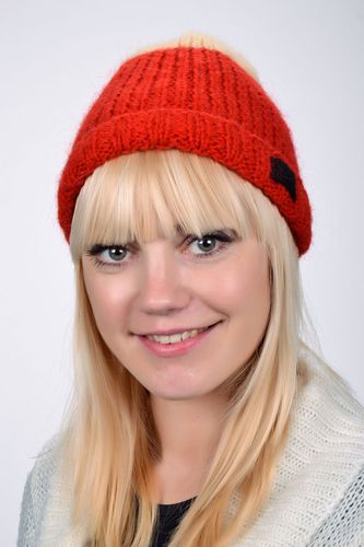 Bonnet tricoté rouge fait main - MADEheart.com