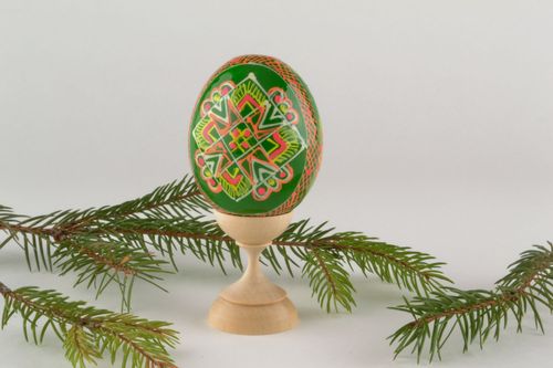 Huevo de Pascua de madera pintado - MADEheart.com