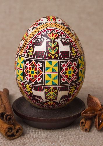 Huevo pintado de Pascua Compadres - MADEheart.com