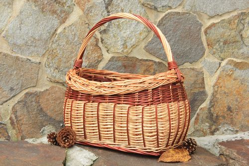 Woven basket with handle  - MADEheart.com