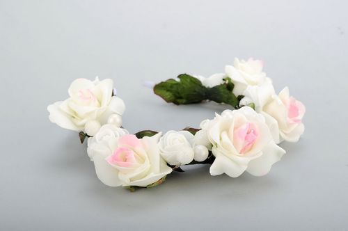 Headband with white artificial roses - MADEheart.com