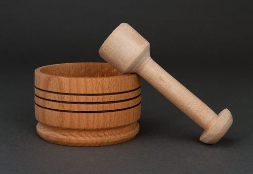 Wooden mortar and pestle - MADEheart.com