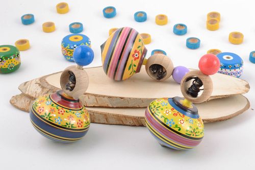 Handmade painted wooden toys set 3 pieces spinning tops with rings and strings - MADEheart.com