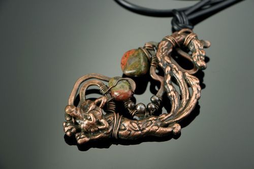 Collier pendentif en cuivre avec unakite - MADEheart.com