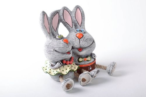 Conigli salvadanaio fatto a mano in ceramica dipinto a mano idea regalo  - MADEheart.com