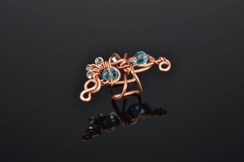 Manchette doreille wire wrapping en cuivre avec cristal - MADEheart.com