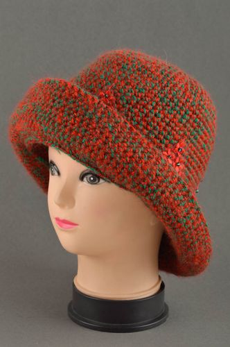 Handmade gehäkelter Hut Damen Accessoire Hut für Frauen ziegelrot für Winter - MADEheart.com