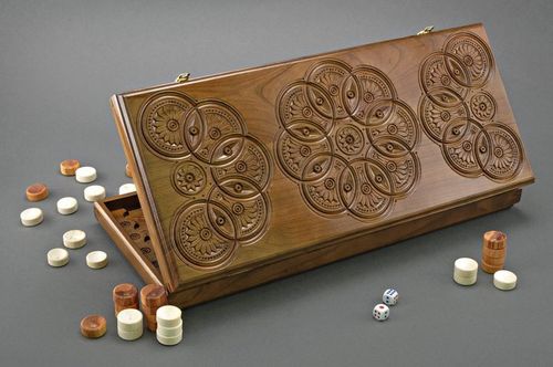 Handmade wooden backgammons - MADEheart.com