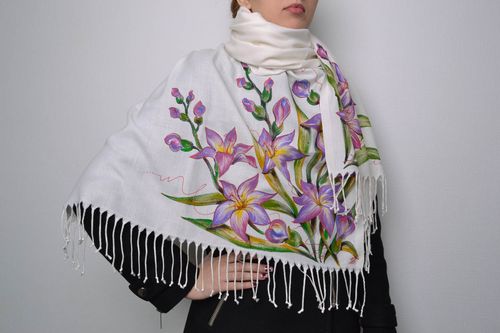 White cashmere scarf with painting - MADEheart.com