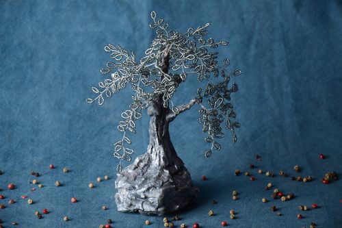 Handgemachter silberner künstlicher Glücksbaum aus Glasperlen für Interieur - MADEheart.com