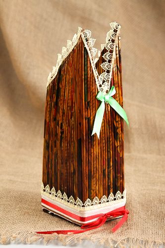 Brown girls style paper handmade vase décor 13 inches tall 0,3 lb - MADEheart.com