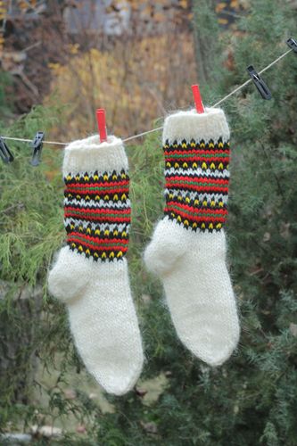 Warme Socken aus Wolle - MADEheart.com