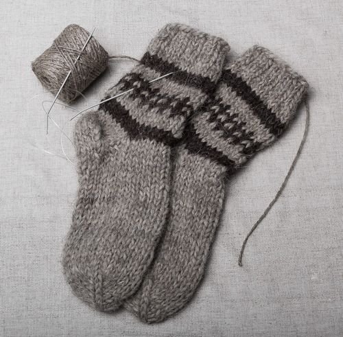 Mens wool socks of grey color - MADEheart.com