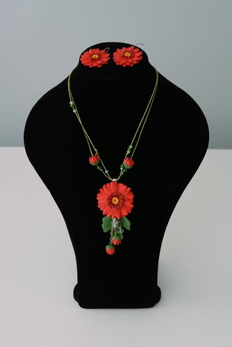Flower pendant and earrings - MADEheart.com