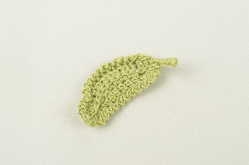 Handmade designer crocheted blank unusual cute fittings green stylish brooch - MADEheart.com