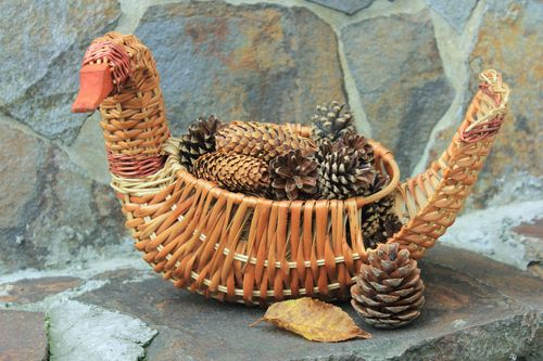 Woven basket in the shape of a goose - MADEheart.com