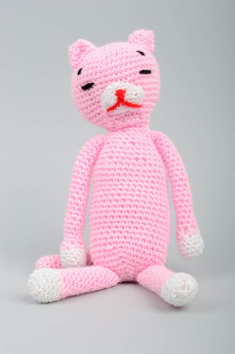Peluche chat rose faite main Jouet tricot au crochet Cadeau pour enfant - MADEheart.com