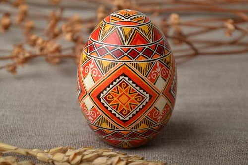 Décoration œuf de Pâques peint doie fait main style ethnique avec ornements - MADEheart.com