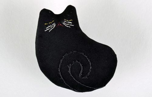 Spilla gatto nero fatta a mano spilla piccola nera decorazione vestiti - MADEheart.com