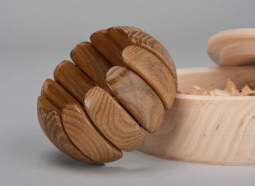 Pulsera de madera teñida - MADEheart.com