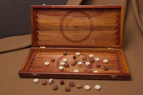 Set de madera para jugar a tablas reales - MADEheart.com