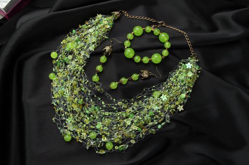 Jewelry set made of chrysoprase - MADEheart.com