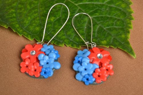 Handmade Blumen Ohrringe Designer Schmuck Accessoire für Frauen blau rot - MADEheart.com